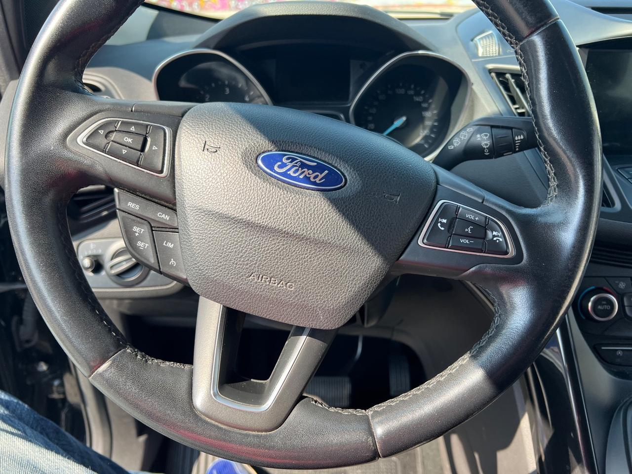 Ford Kuga 1.5 TDCI 120 CV S&S 2WD Powershift Edition