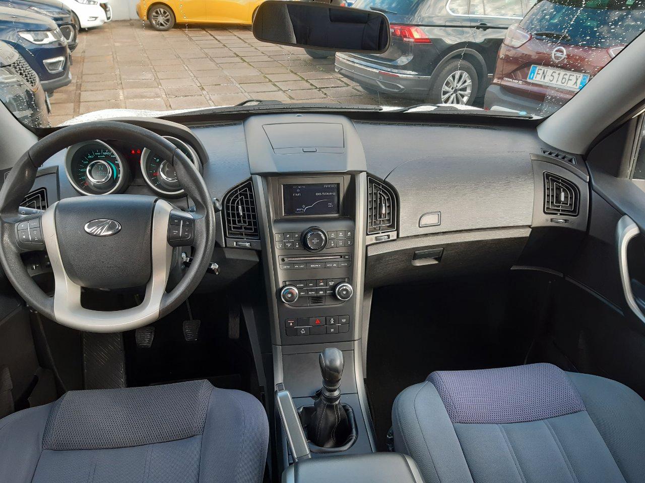 Mahindra XUV500 2.2 16v W6 fwd 7p.ti M1