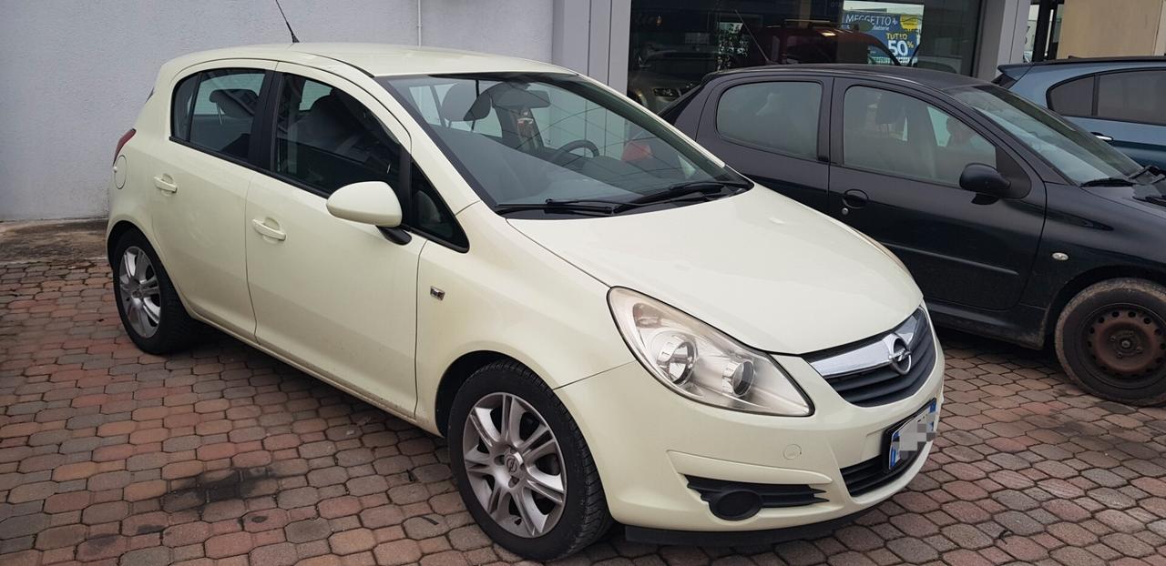 Opel Corsa 1.2 5 porte Cosmo OK NEO PATENTATI