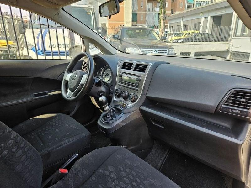 Toyota Verso-S 1.3 MT Active