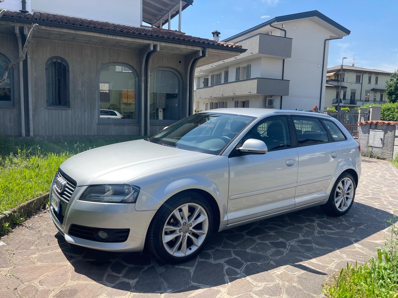 Audi A3 1.6 TDI 105 CV CR Attraction