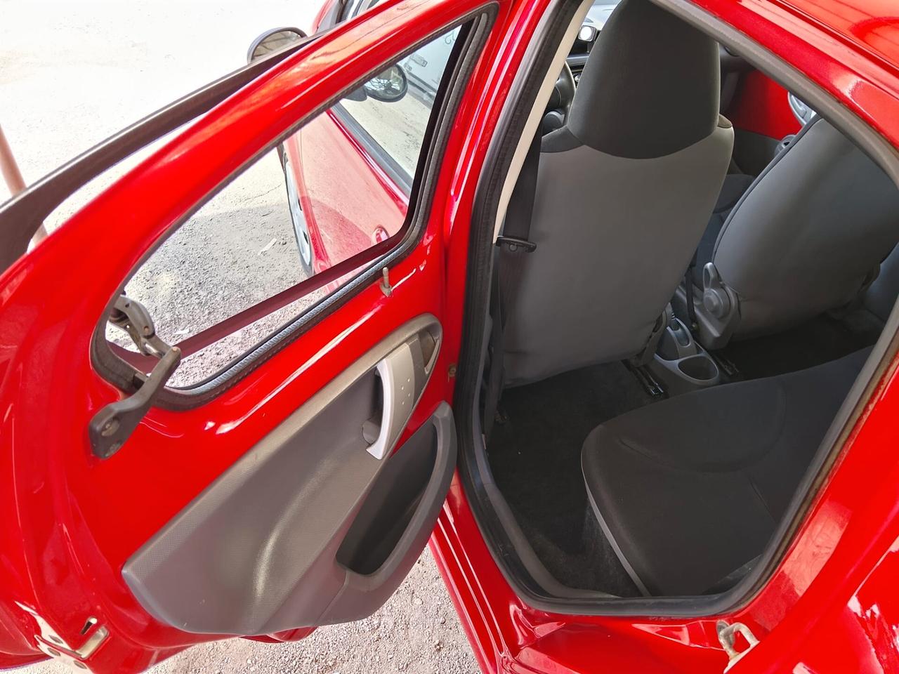 Toyota Aygo 1.0 12V VVT-i 5 porte Now 2011
