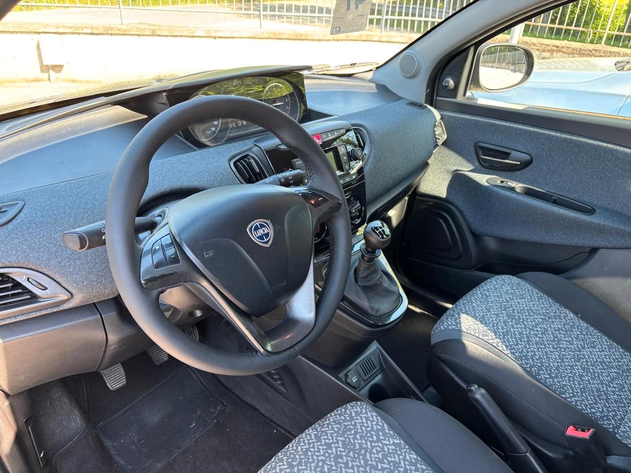 Lancia Ypsilon 1.0 FireFly Hybrid - 2021