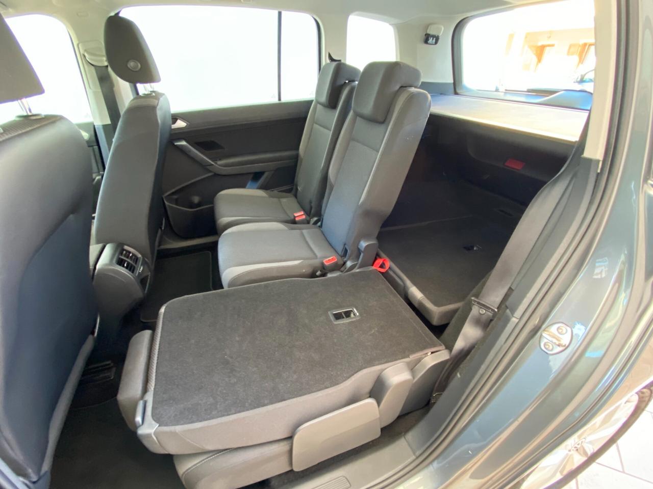 VOLKSWAGEN TOURAN 1.6 TDI COMFORTLINE 7 POSTI