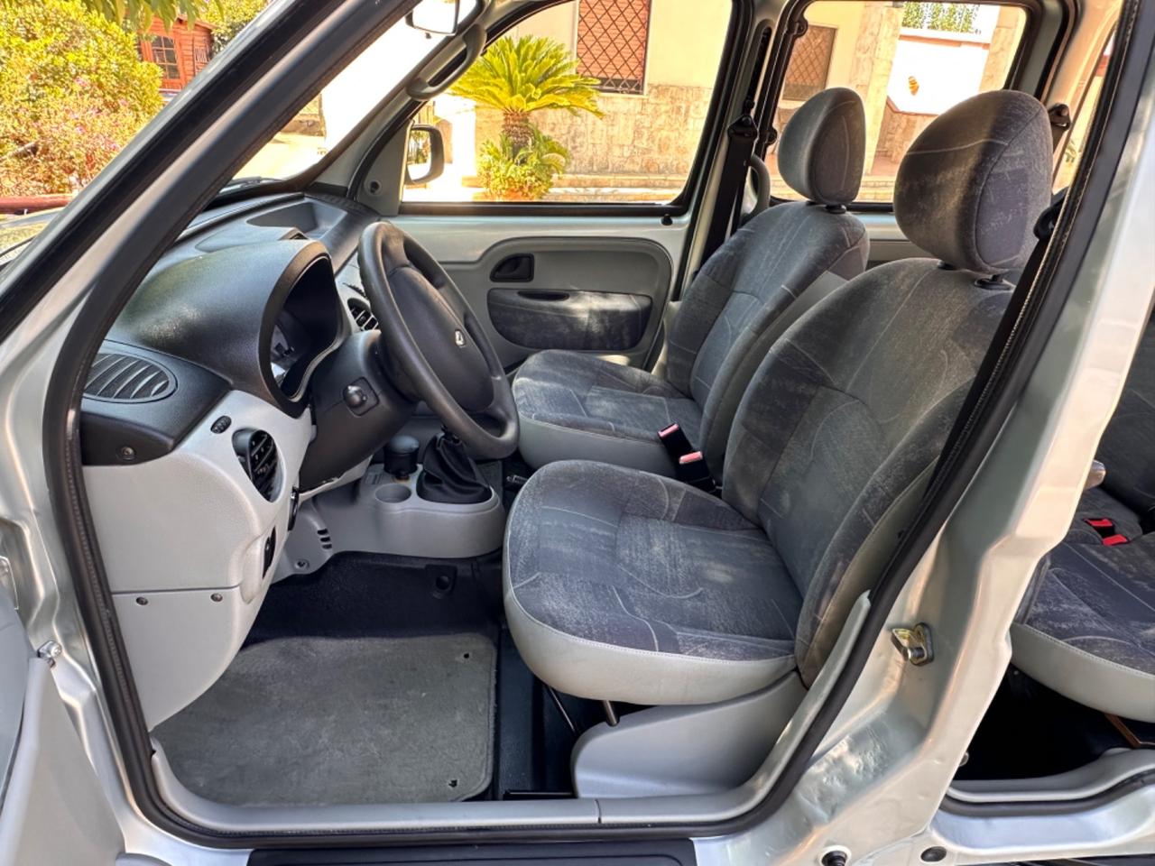 Renault Kangoo 1.5 dCi/82CV trasporto disabili