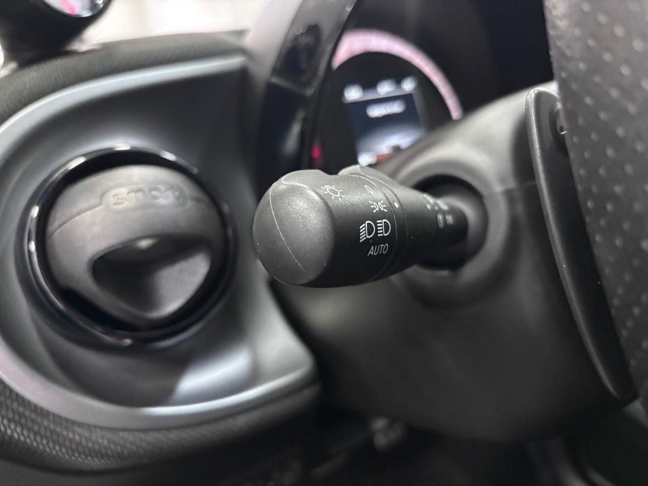 SMART FORFOUR 0.9 TWINAMIC TURBO PASSION TETTO-LED