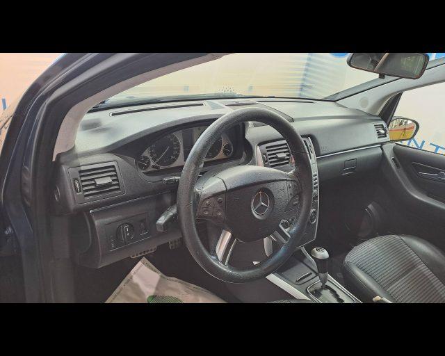 MERCEDES-BENZ B 200 cdi Sport