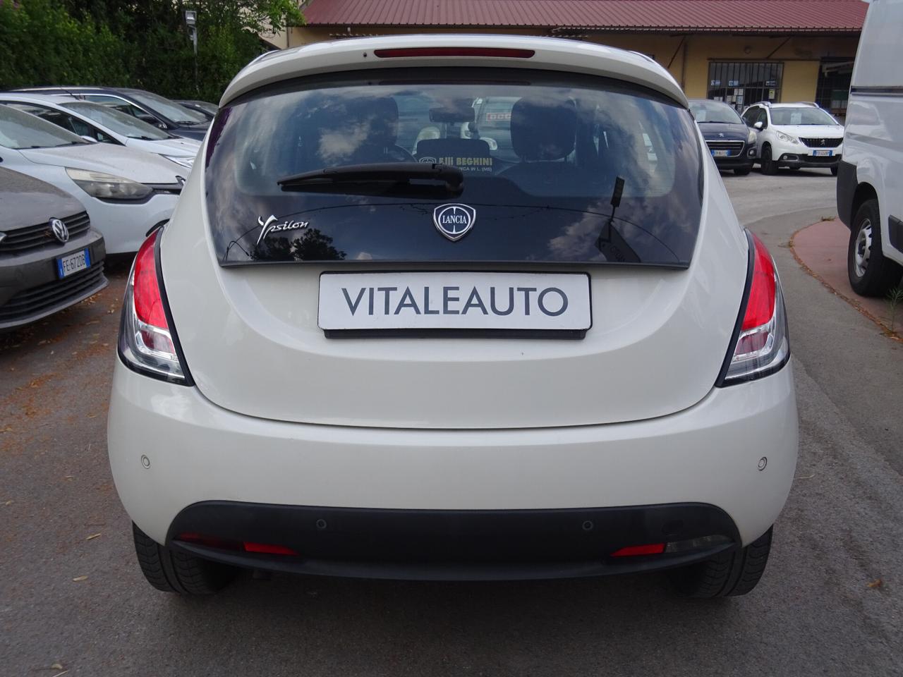 Lancia Ypsilon 1.2 69 CV 5p S&S TETTO APRIBILE