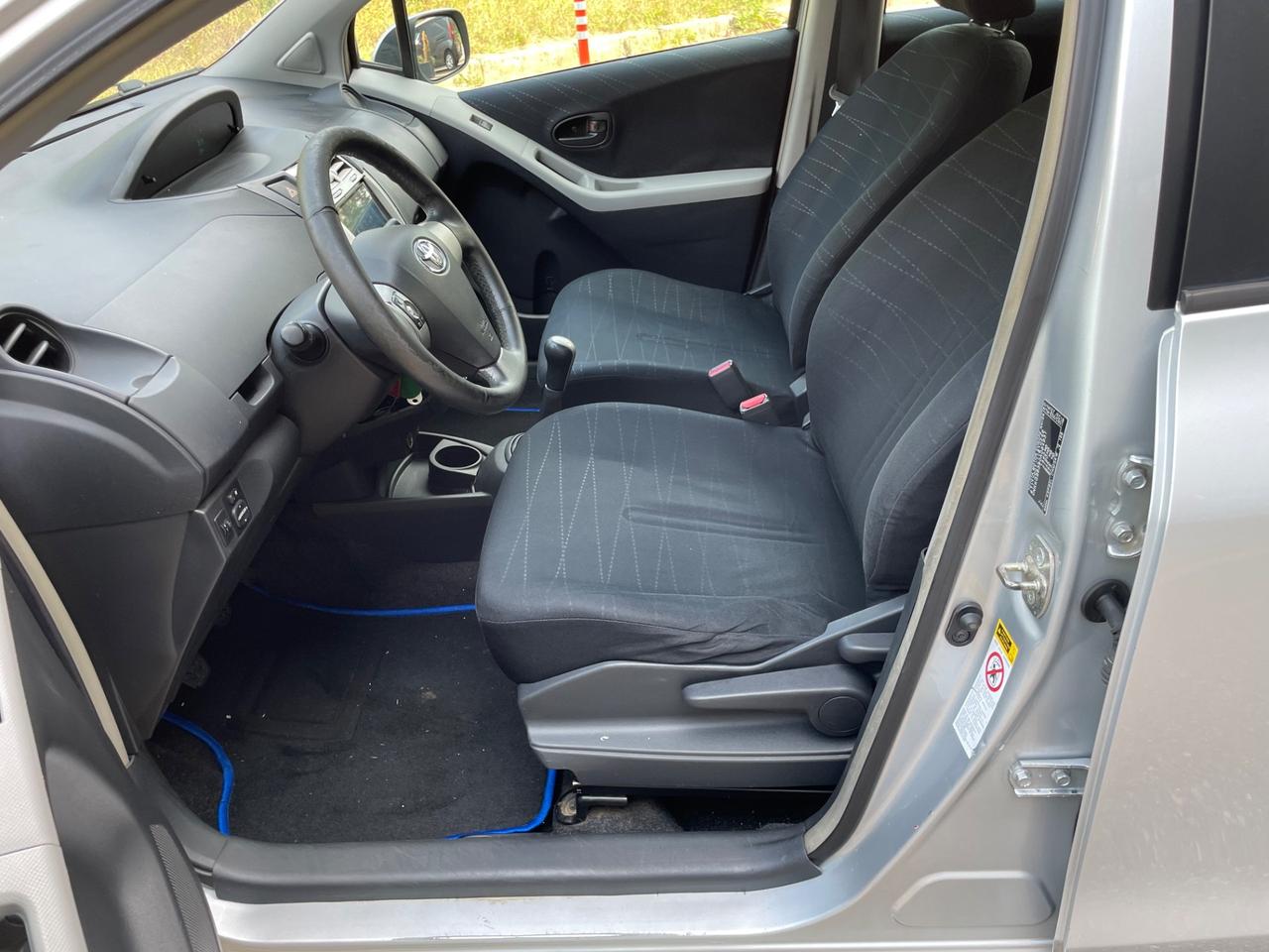 Toyota Yaris 1.0 5 porte Sol