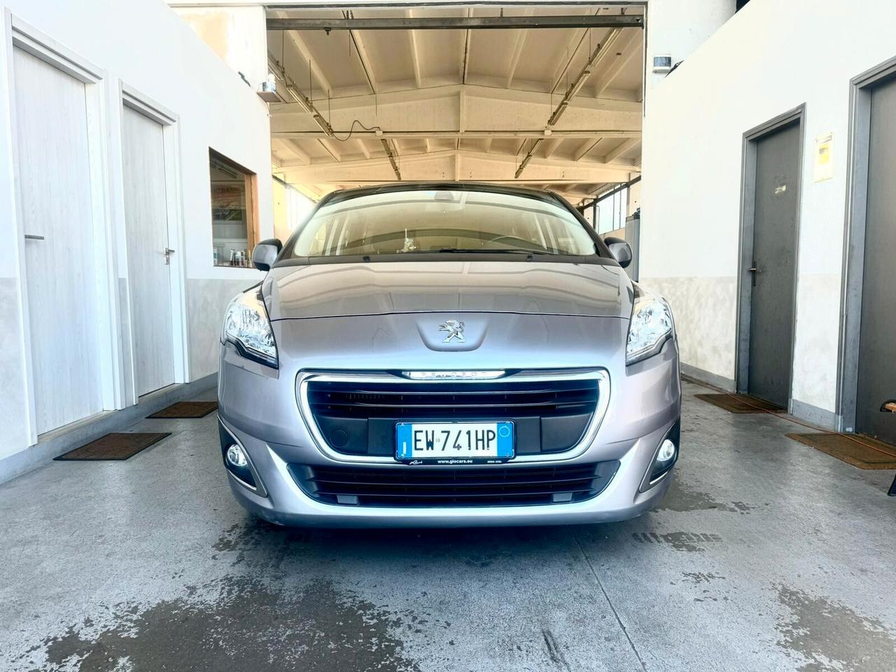 Peugeot 5008 1.6 HDi 115CV Allure 7 Posti