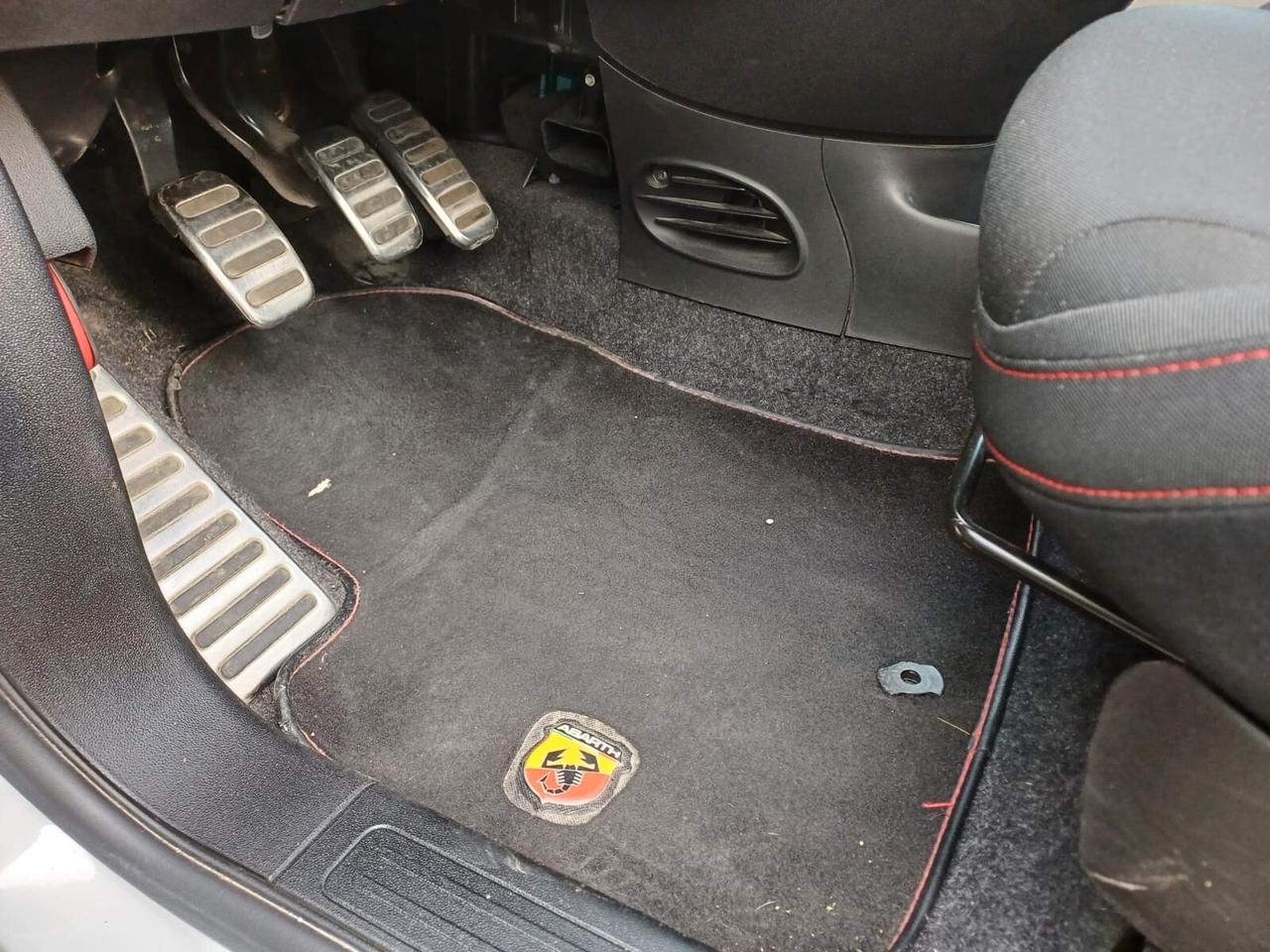 Abarth 500 1.4 Turbo T-Jet 135 cv