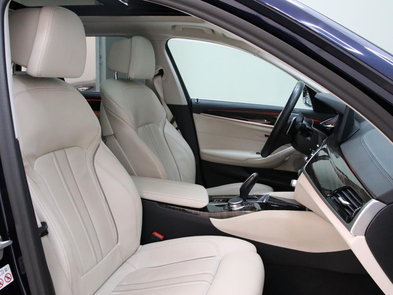 BMW 530d Serie 5 Touring Luxury mhev 48V auto IVA ESPOSTA