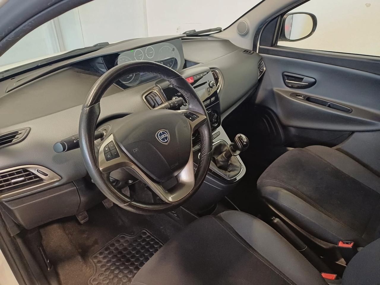 Lancia Ypsilon 1.2 69 CV 5 porte GPL Ecochic Gold