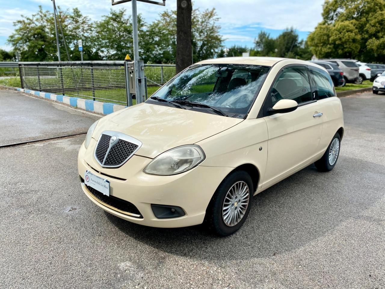 Lancia Ypsilon 1.2 8v Oro Giallo 60cv UNICO PROPRIETARIO