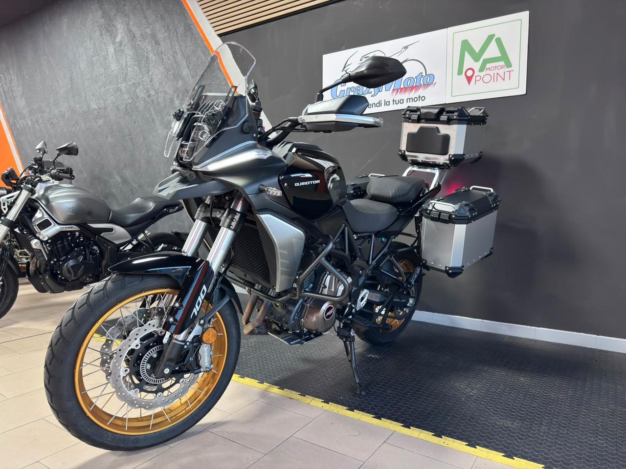 Qj Motor SRT 700 SX