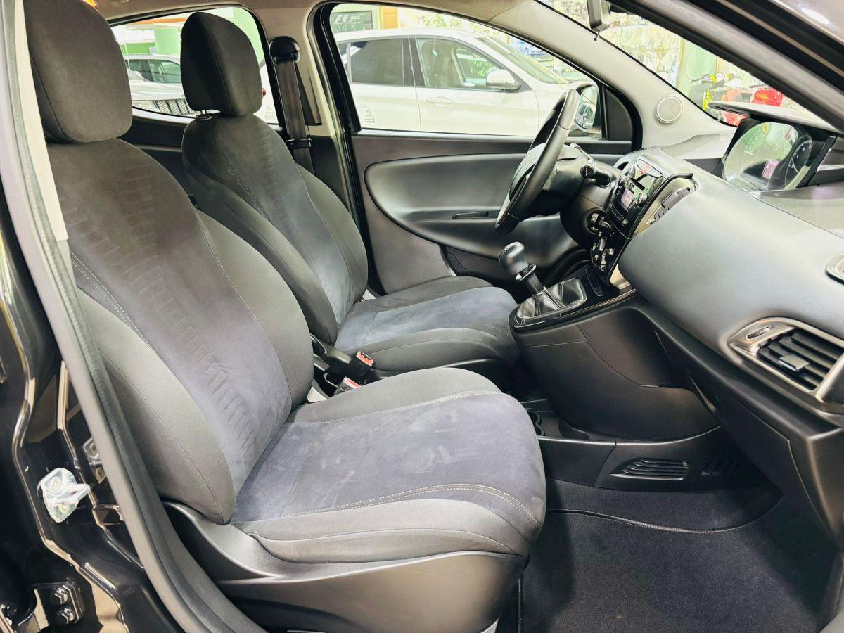 Lancia Ypsilon 1.2 70cv 5 porte Gold Neop.Ok