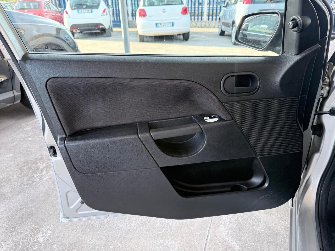 Ford Fiesta 1.4 TDCi 5p. Ghia