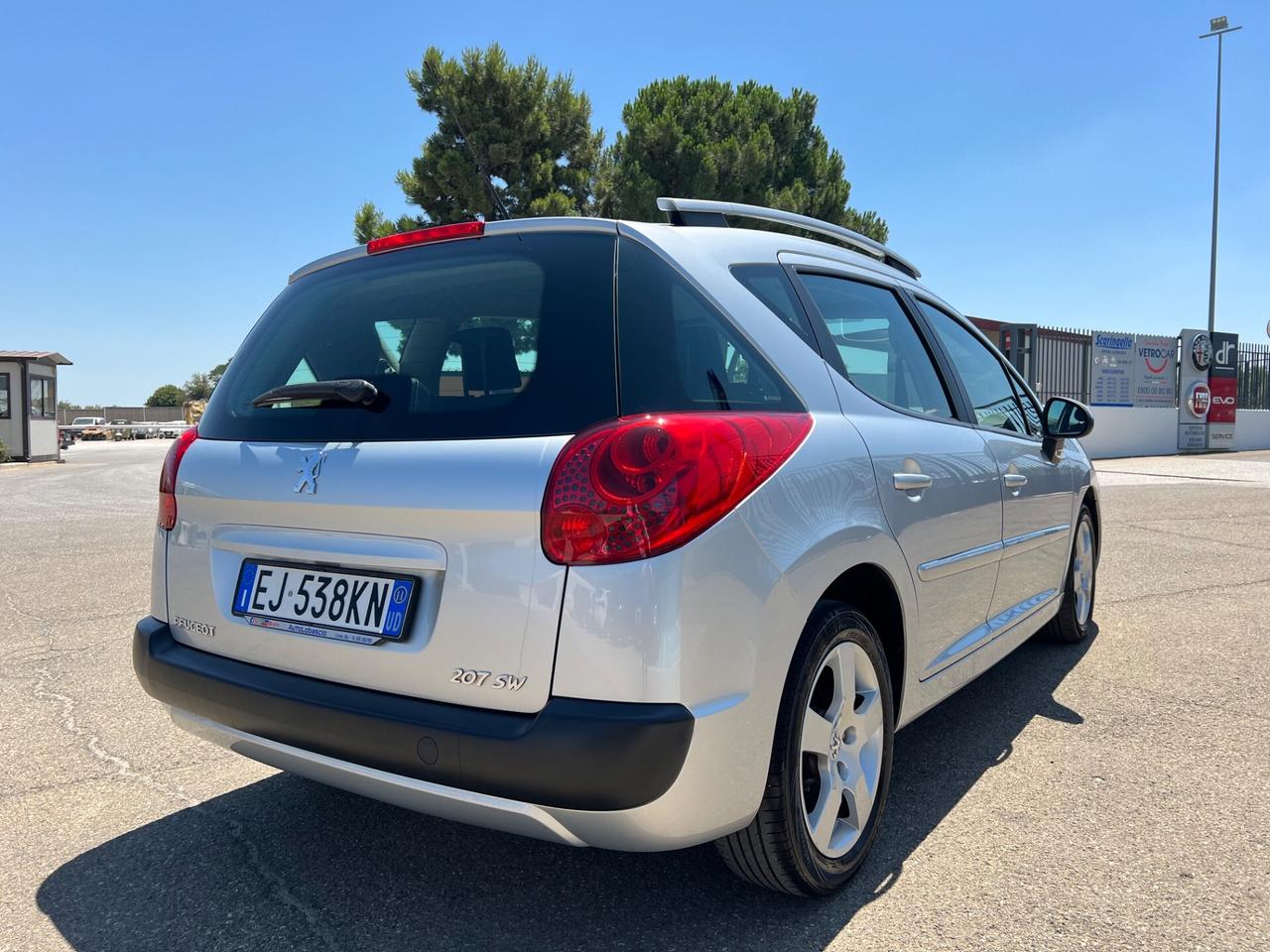 Peugeot 207 1.6 8V HDi 93CV SW Allure - 2011