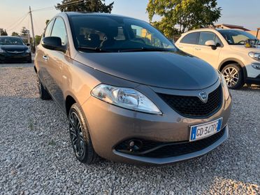 Lancia Y