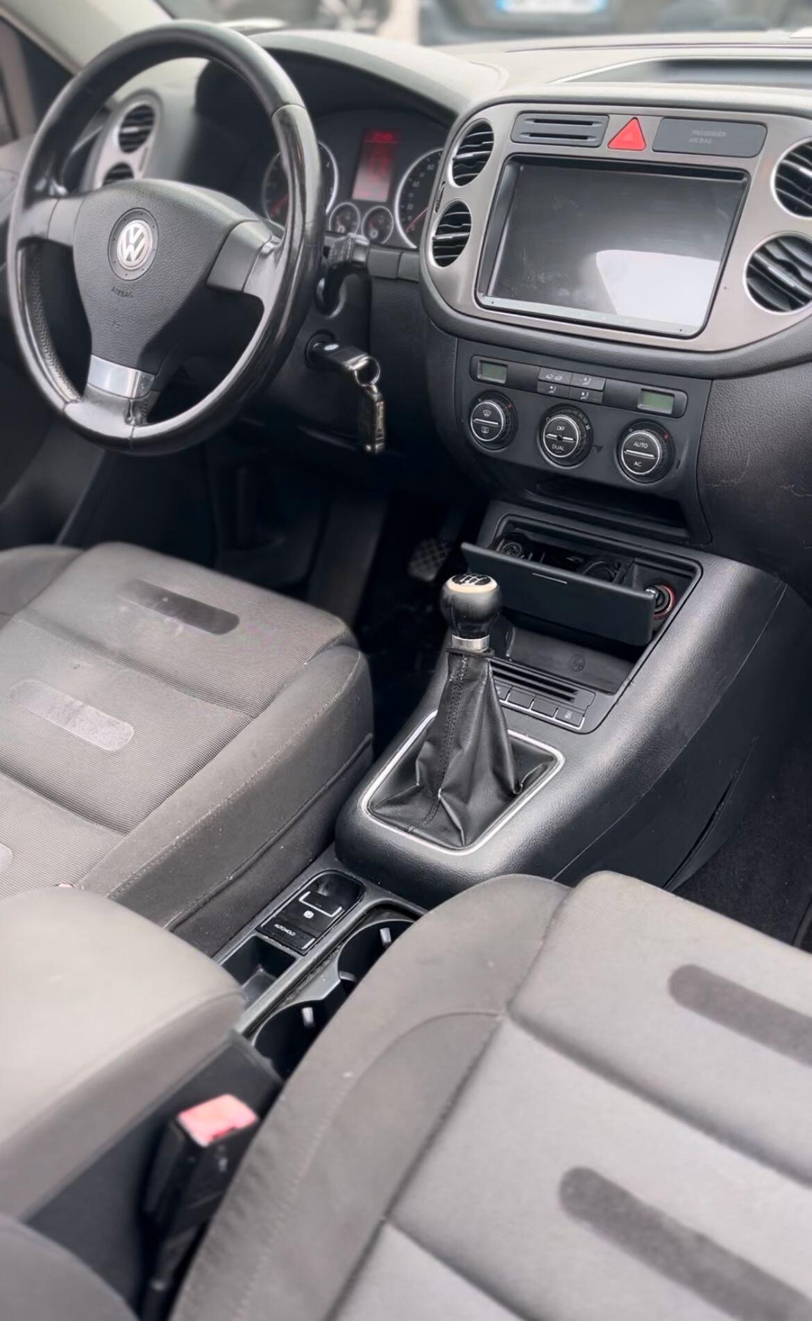 Volkswagen Tiguan 2.0 16V TDI DPF Sport & Style (18°)