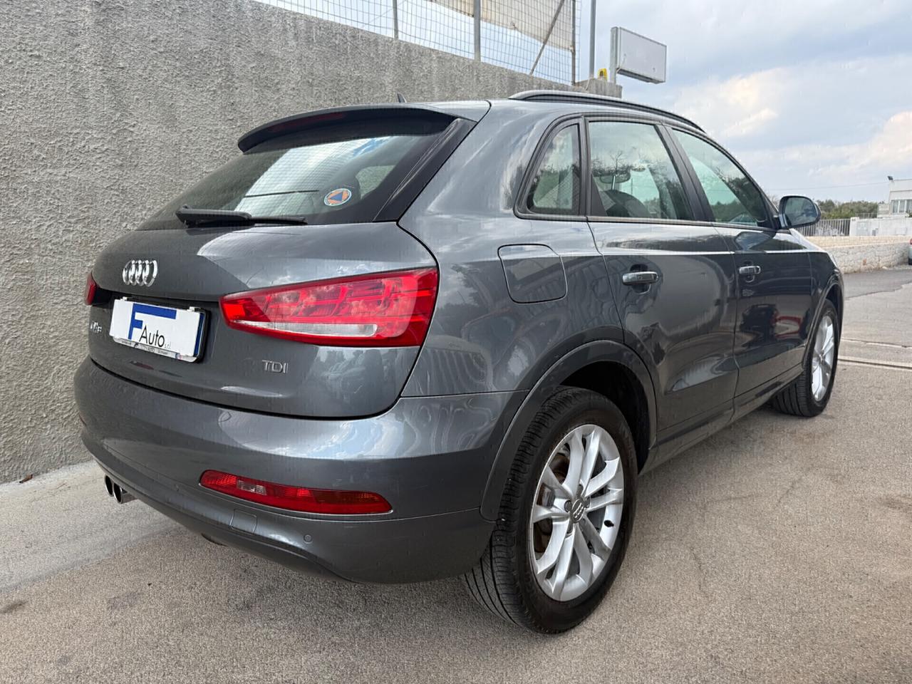 Audi Q3 2.0 TDI Advanced,Navigatore,Climatronic bizona,sensori di parcheggio,ecc.
