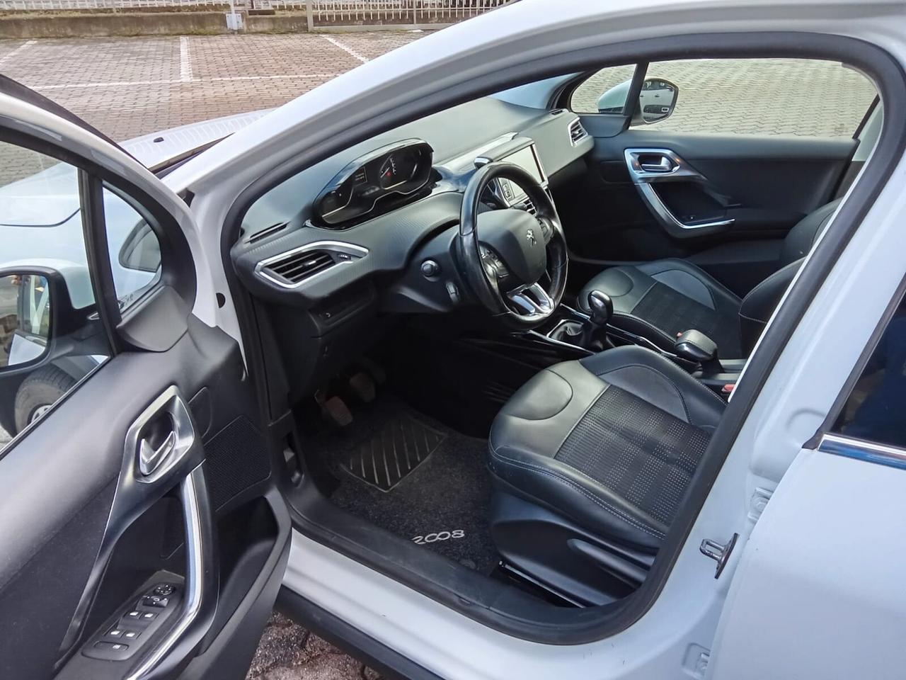 Peugeot 2008 BlueHDi 100 Allure