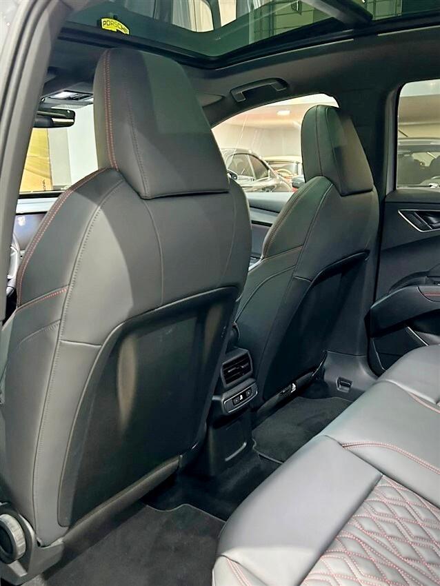 Audi Q4 50 e-tron quattro Business Advanced