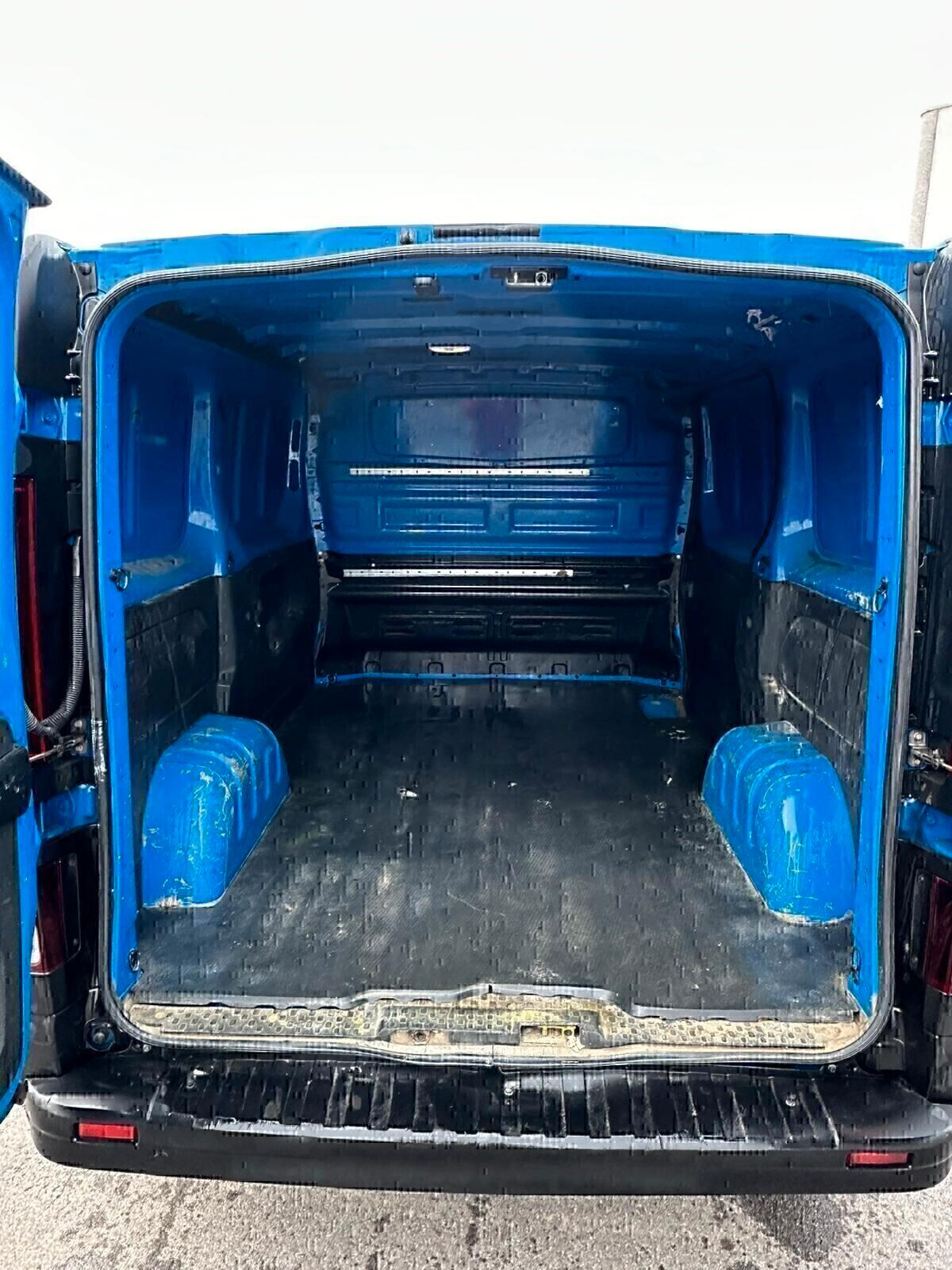 RENAULT TRAFIC ANNO 2015 PRONTO ALL'USO! SUPER PREZZO!