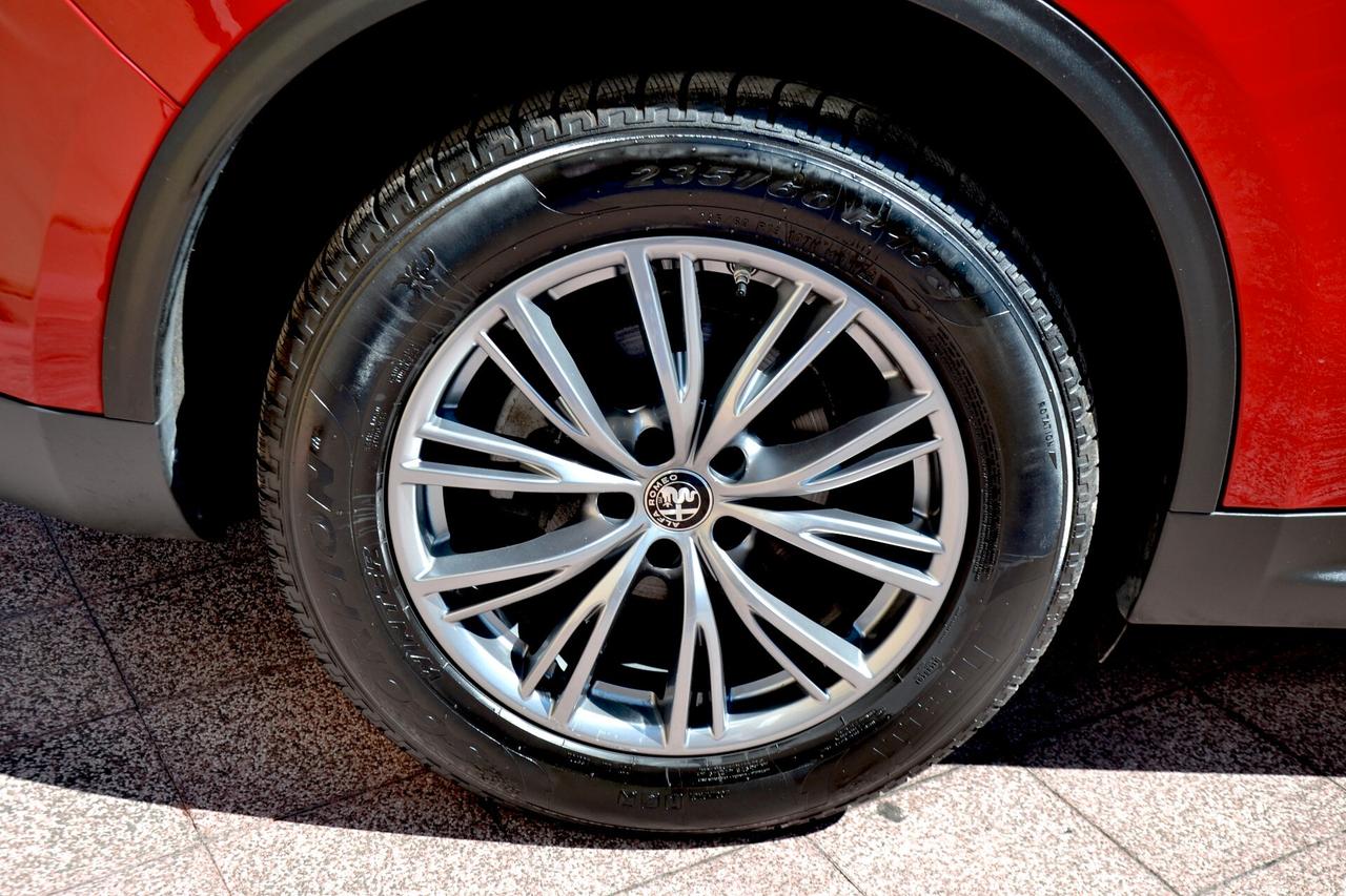 Alfa Romeo Stelvio 2.2 160CV SUPER MY23 SENZA VINCOLI FINANZIARI • UNIPRO' IVA ESPOSTA GARANZIA 12M