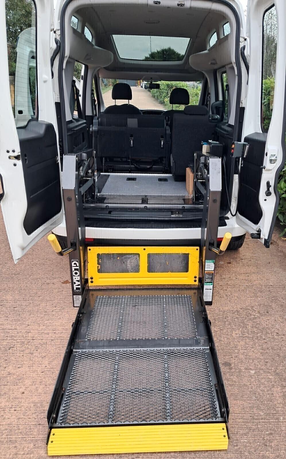 Fiat Doblo EURO 6 TETTO ALTO TRASPORTO DISABILI