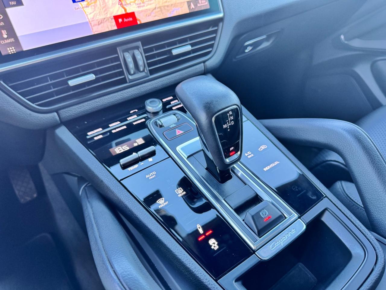 Porsche Cayenne 3.0 V6 E-Hybrid open edition uni pro italia