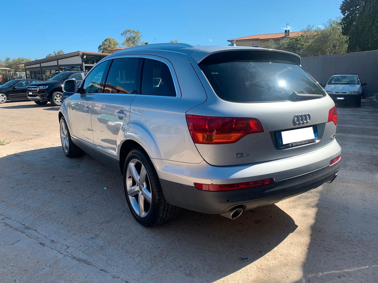 Audi Q7 S LINE