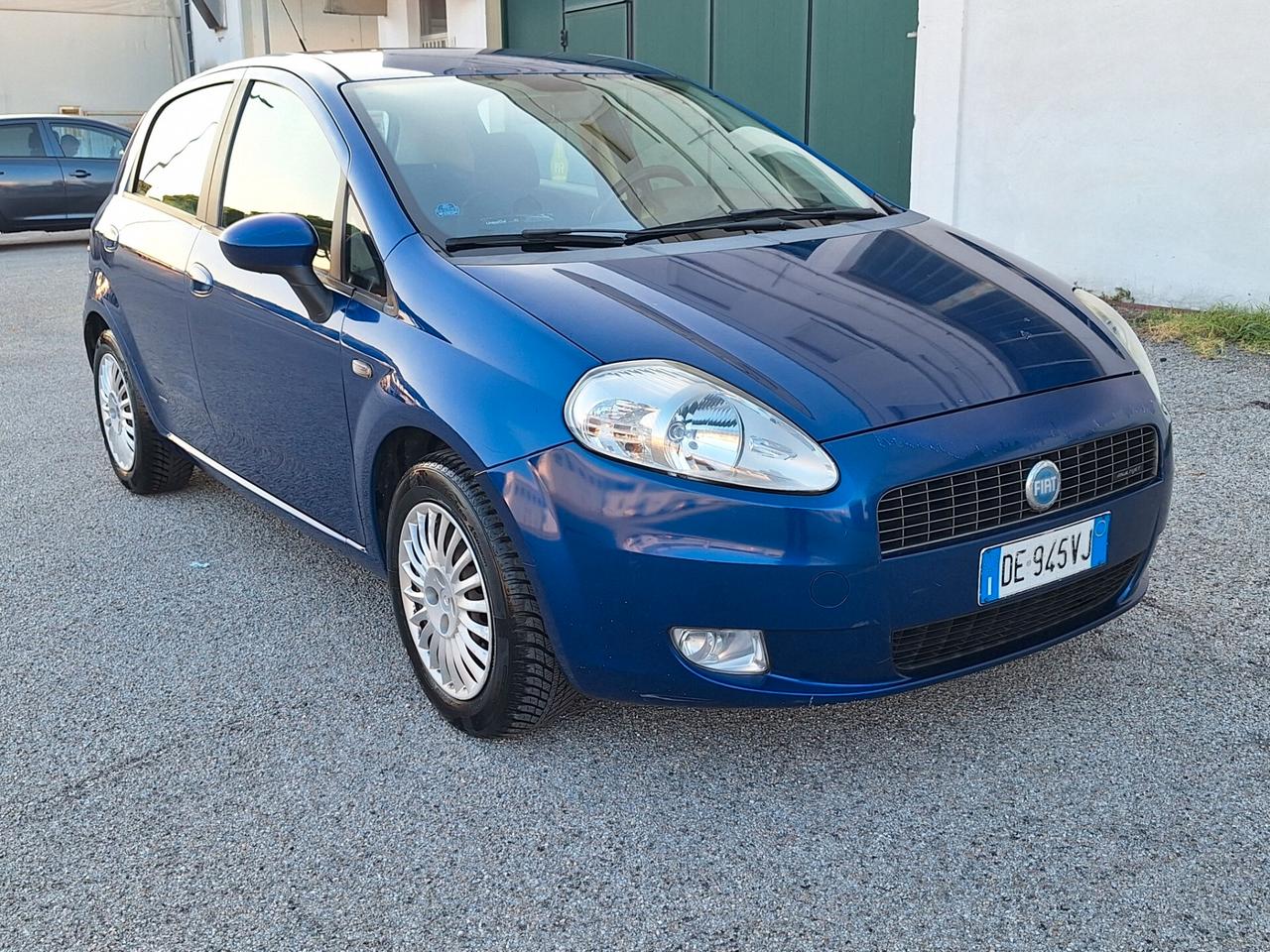 Fiat Grande Punto 1.3 MJT 90 CV 5 porte Emotion 6MARCE NEOPATENTATI UNICOPROPIETARIO