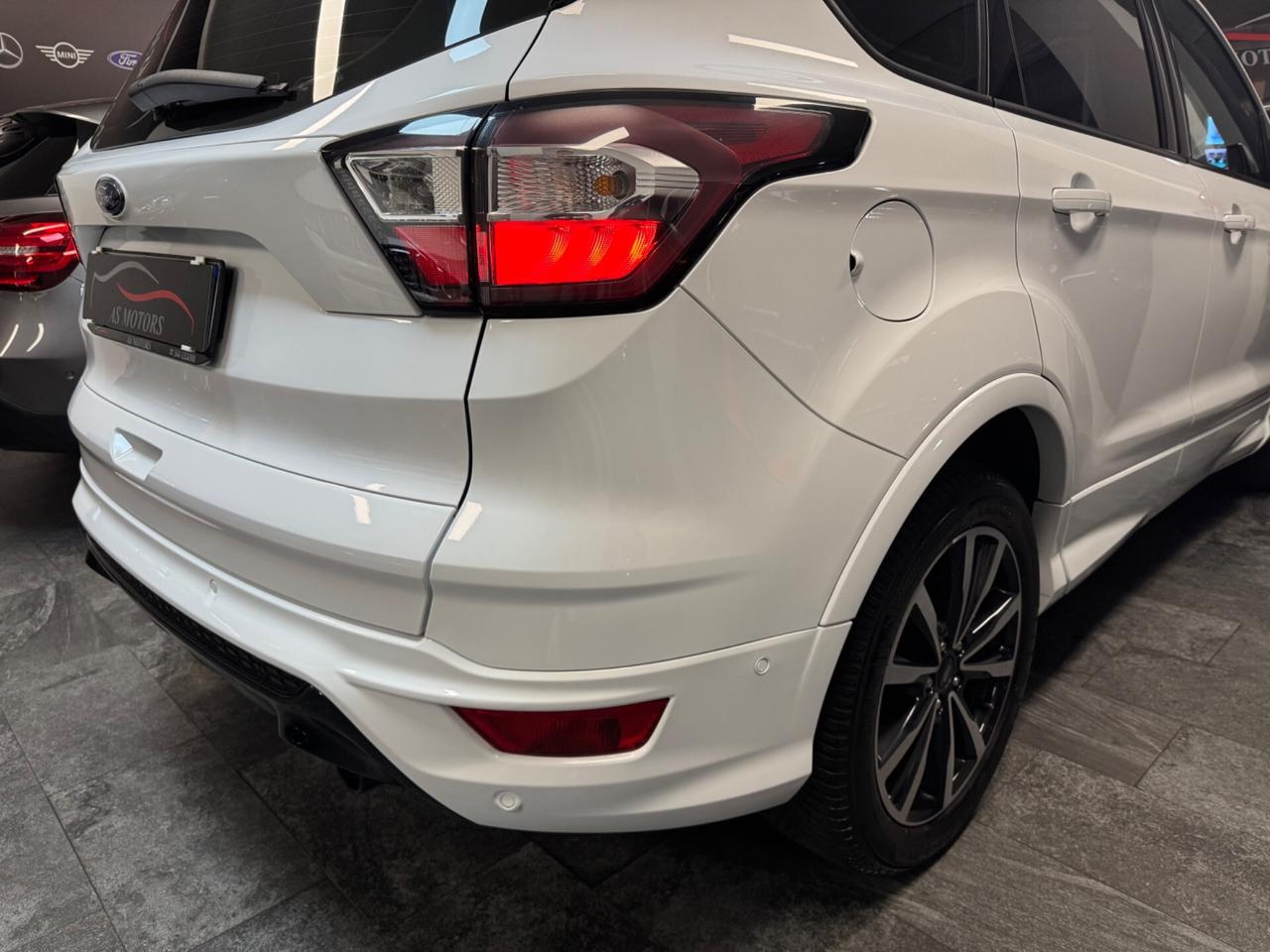 Ford Kuga 1.5 TDCI 120 CV S&S 2WD ST-Line