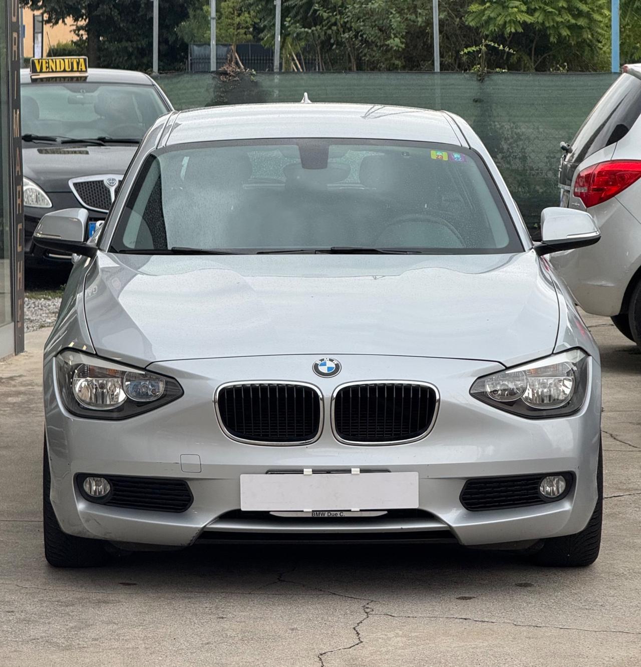 Bmw 116 116i 5p. Unique