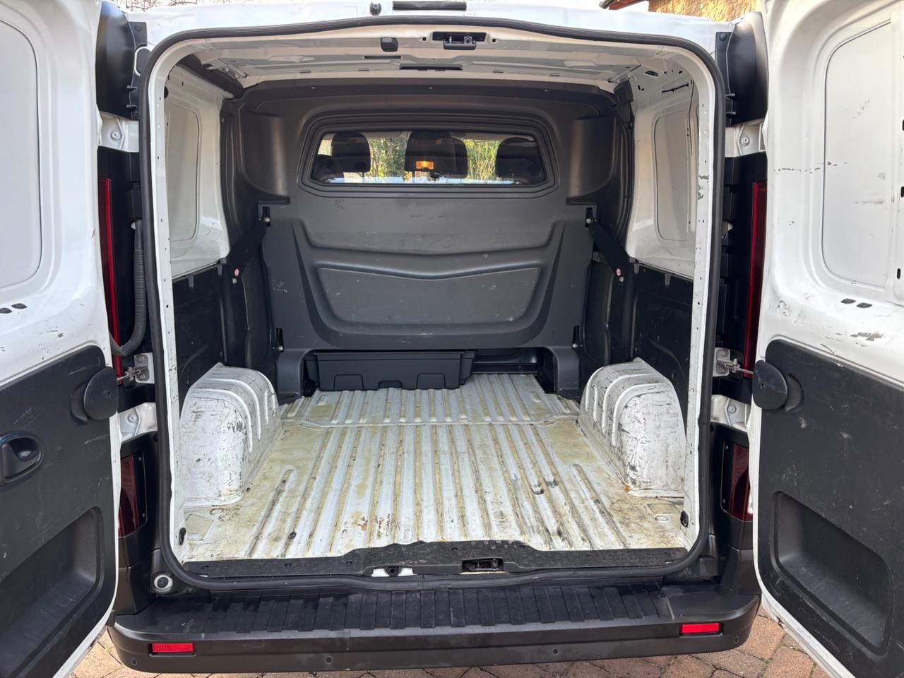 Renault Trafic T27 2.0 dCi 120CV 6 POSTI - 05/2021