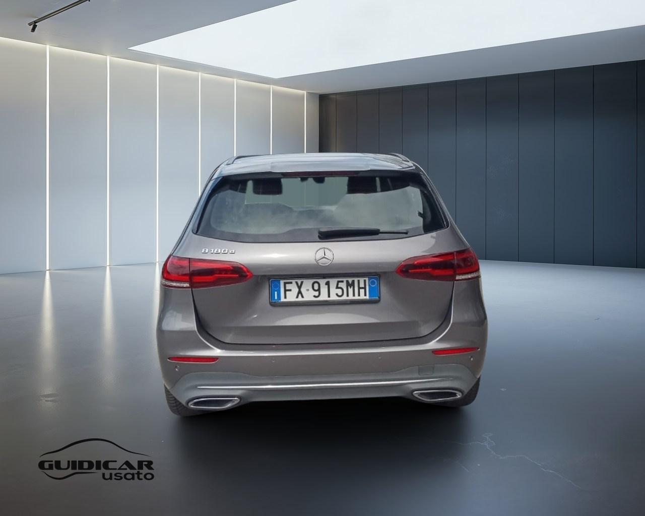 Mercedes-Benz Classe B - W247 2018 - B 180 d Sport Plus auto