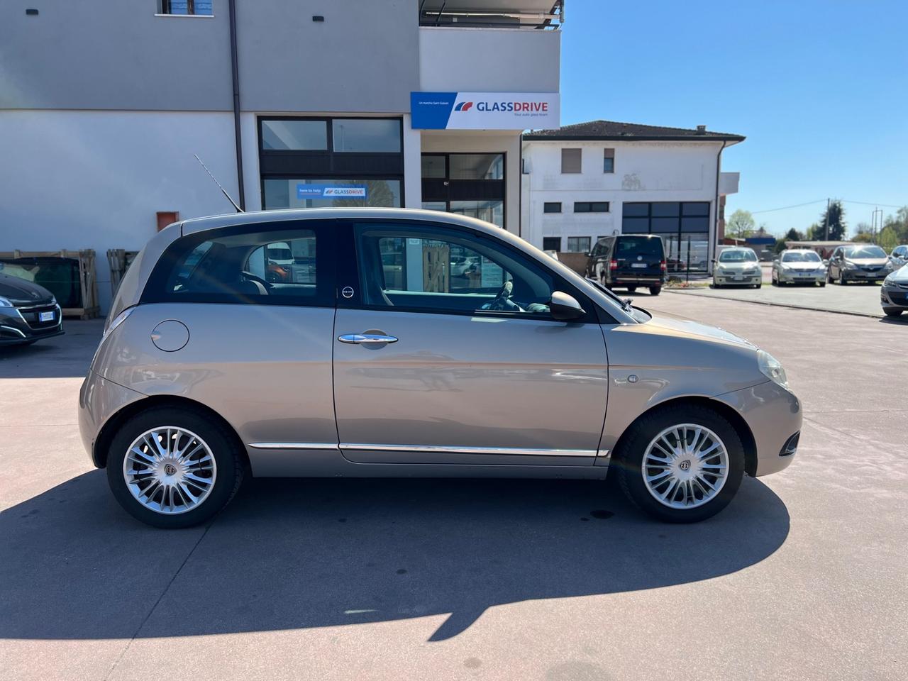 Lancia Ypsilon 1.4 Argento Ecochic GPL
