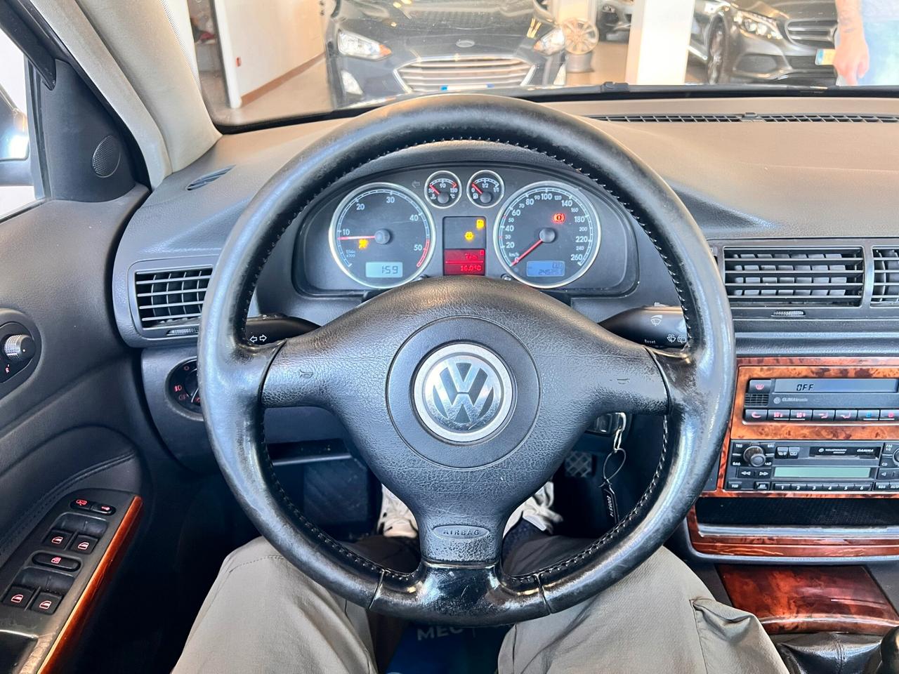 Volkswagen Passat 1.9 TDI/130 CV cat Var. H.line