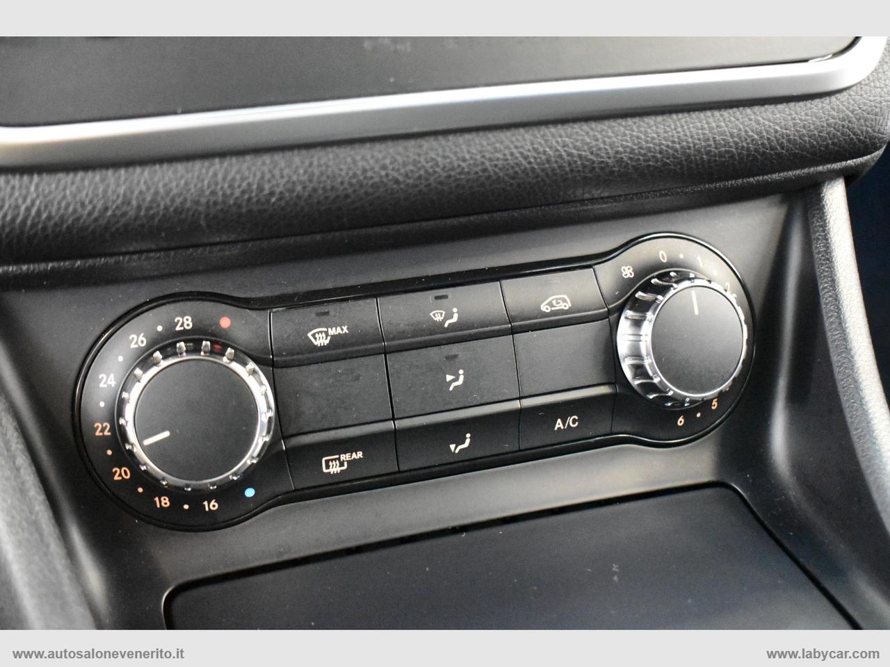 MERCEDES-BENZ CLA 200 d Automatic Premium Dark Night