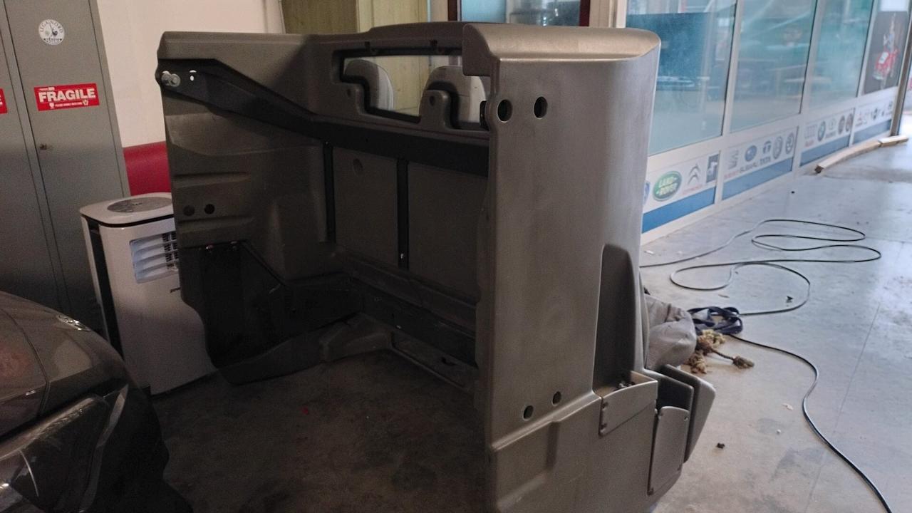 Renault Trafic 6 posti autocarro