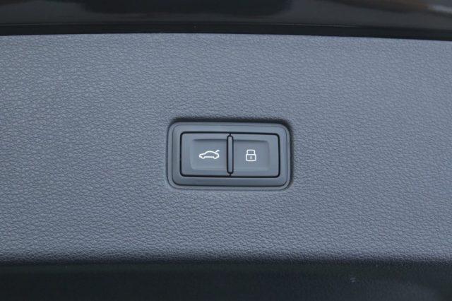 AUDI Q8 50 TDI 286 CV quattro S-line Black Edition