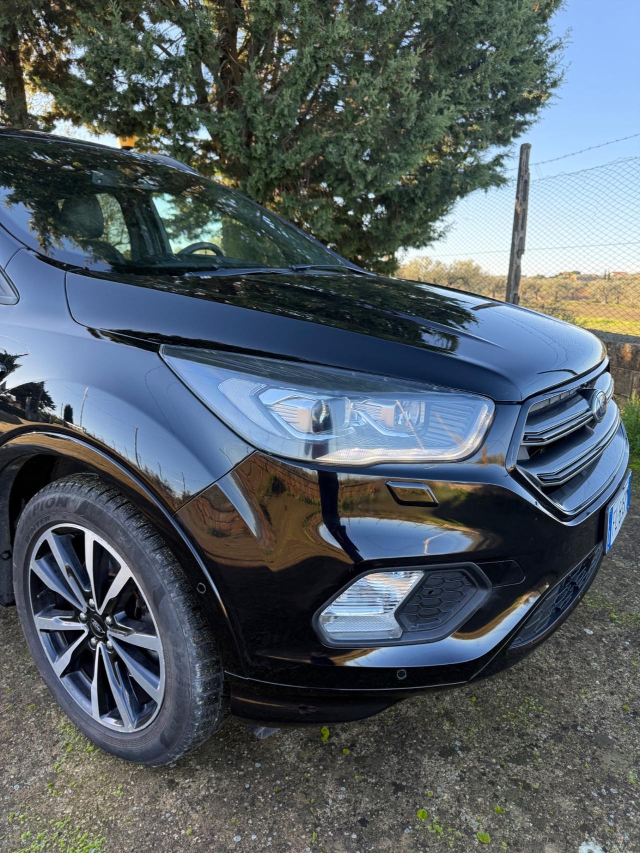 Ford Kuga 1.5 TDCI 120 CV S&S 2WD ST-Line