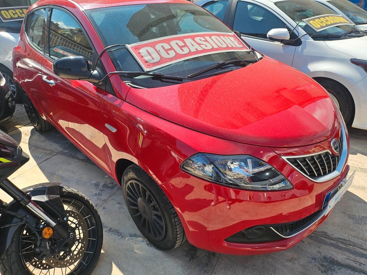 Lancia Ypsilon 1.0 FireFly Hybrid Ecochic Silver 11/2021