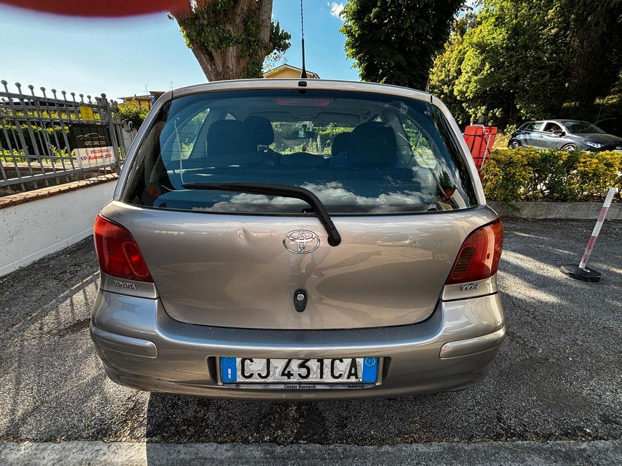 Toyota Yaris 1.0i 16V cat 3 porte Sol