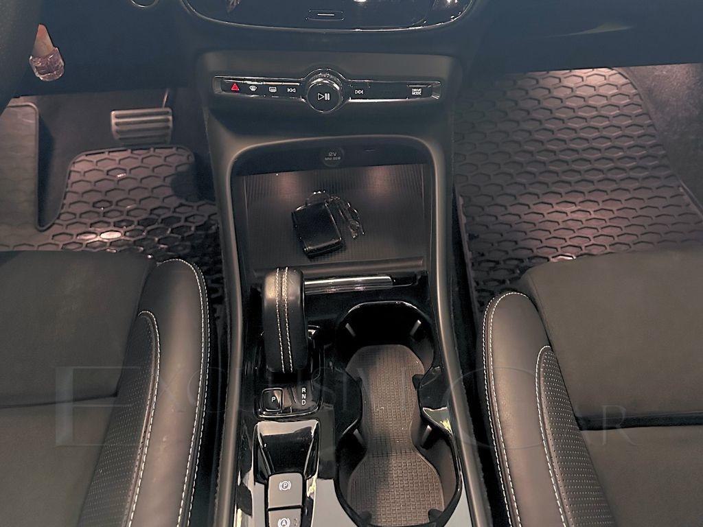 VOLVO - XC40 - D3 R-design