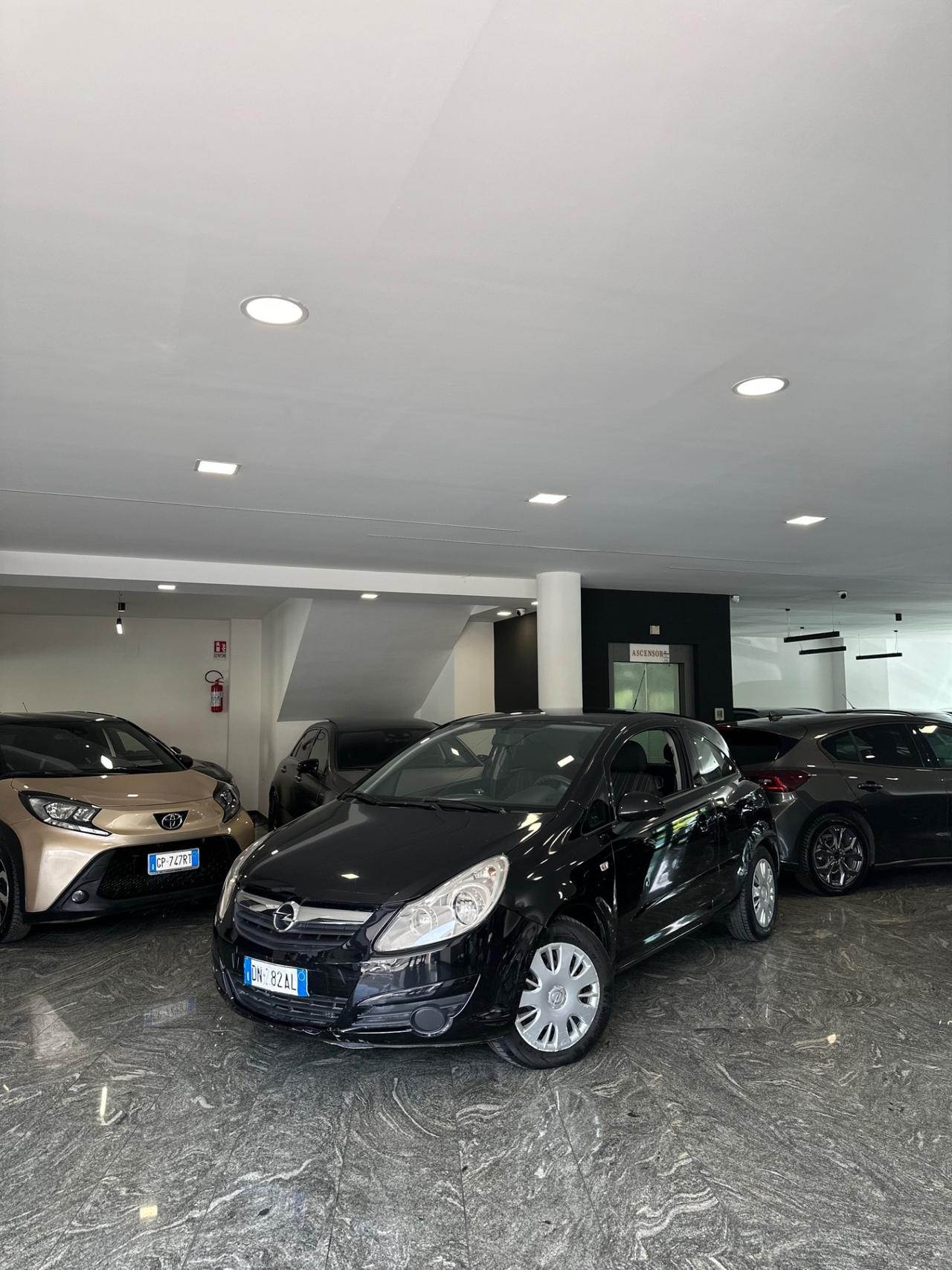 Opel Corsa 1.2 3 porte Enjoy