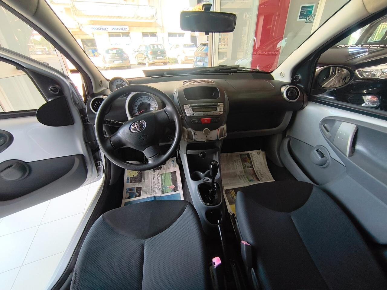 Toyota Aygo 1.0 12V VVT-i 5 porte Sol