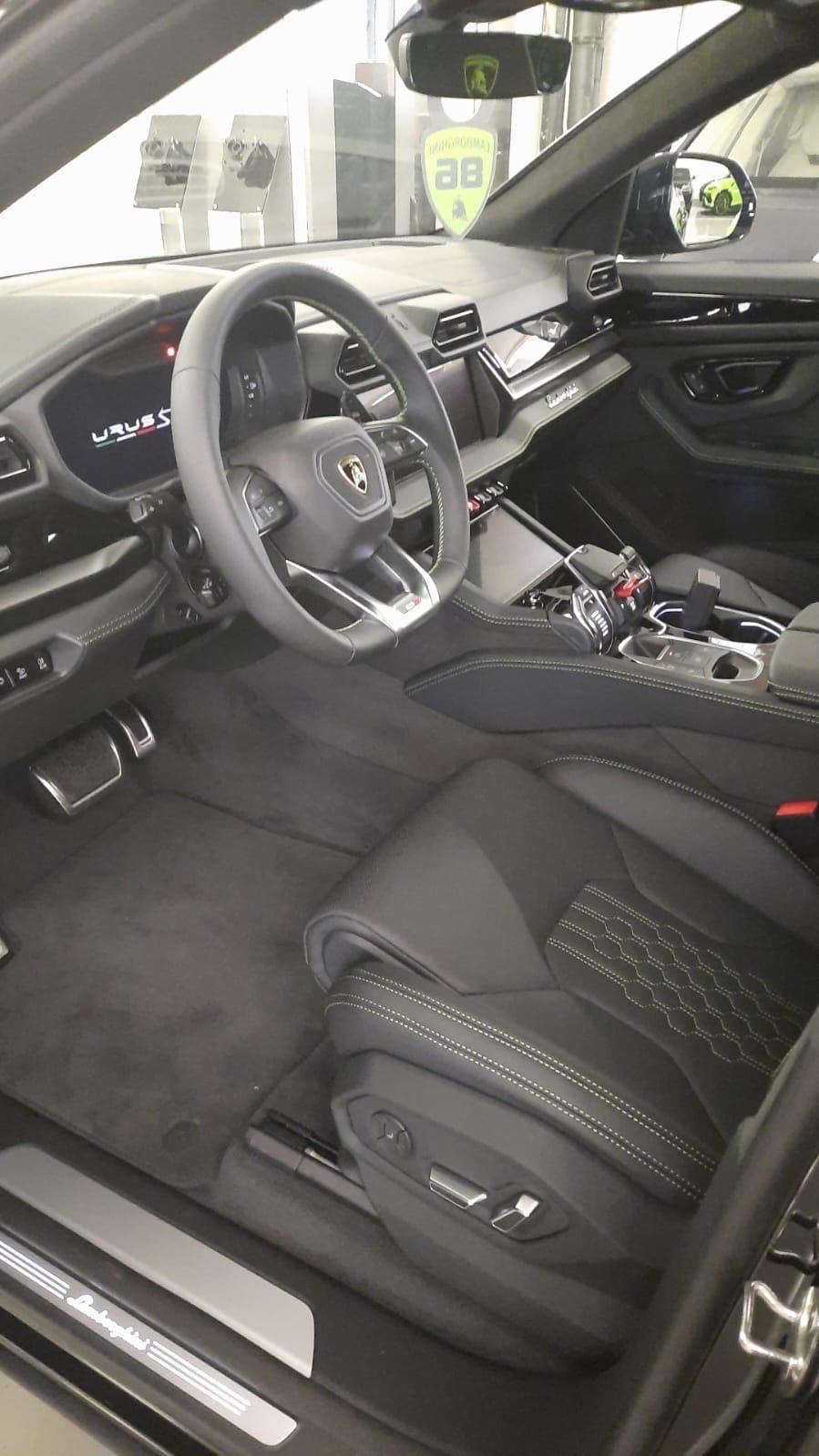 Lamborghini Urus 4.0 SE