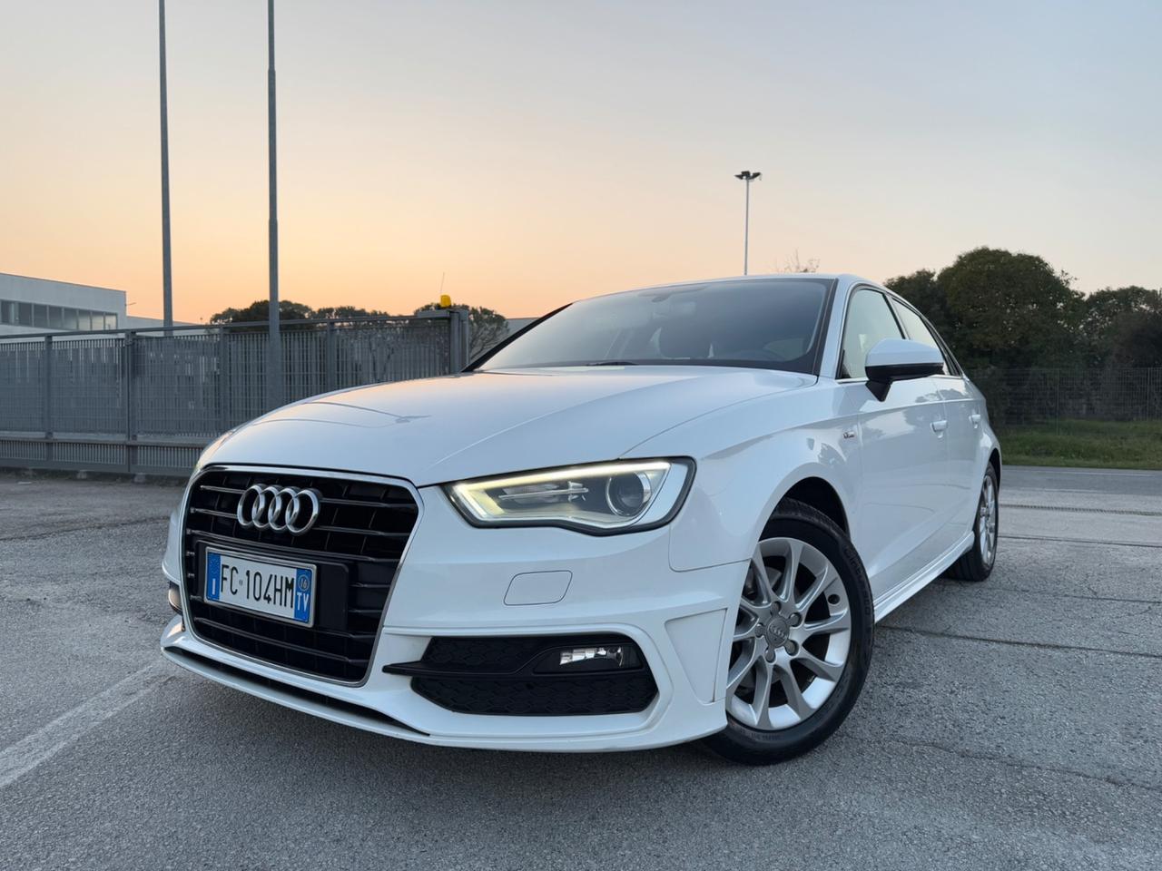 AUDI A3 Sportback 1.6 Tdi Admired S-LINE-Led Navi